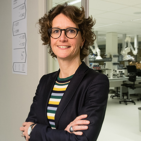 Dr. Cyrille Krul Dr. Cyrille Krul