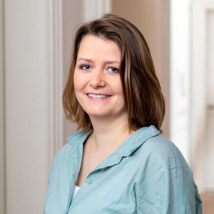 Portretfoto Angela 700 x 700 Angela Naber