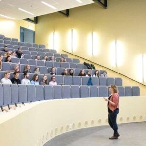 400 x 400 Saskia college (1)